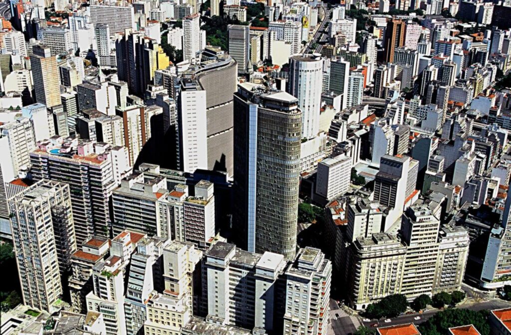 O mercado imobiliário brasileiro está prestes a entrar em um de seus ciclos mais promissores da década. Após um período de juros elevados...