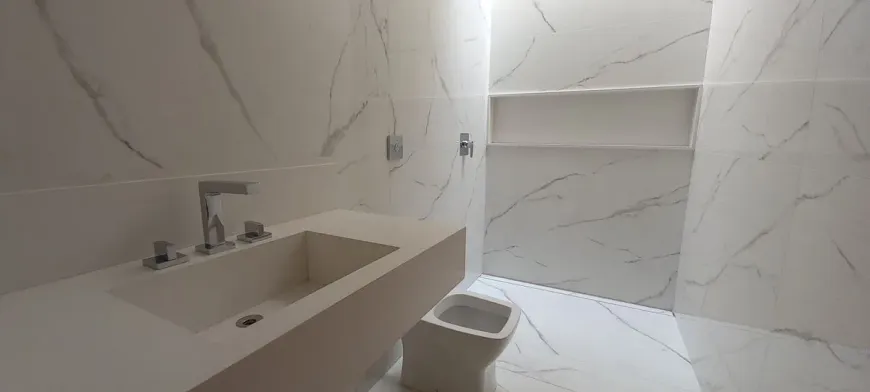 sobrado-com-4-quartos-a-venda-490m-no-residencial-alphaville-flamboyant-goiania-7.webpactionfit-indimension870x707seofalse-7